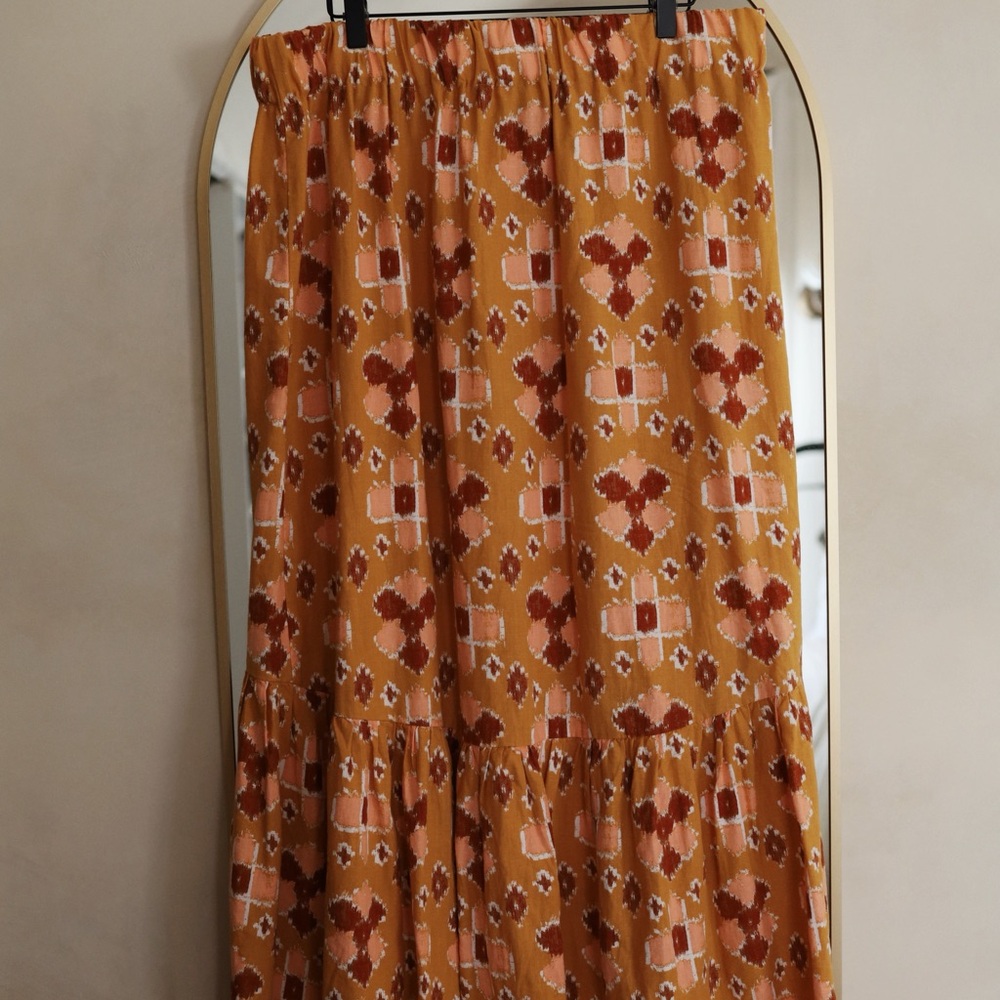 Linen High-Low Skirt - Picture 2 of 4